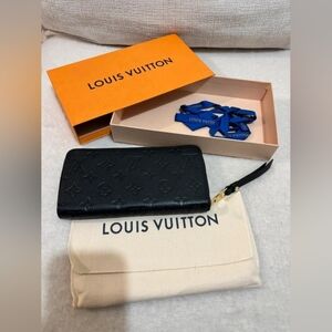 Louis Vuitton Zippy Wallet